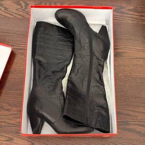 Elegant Black Knee-High Leather Boots